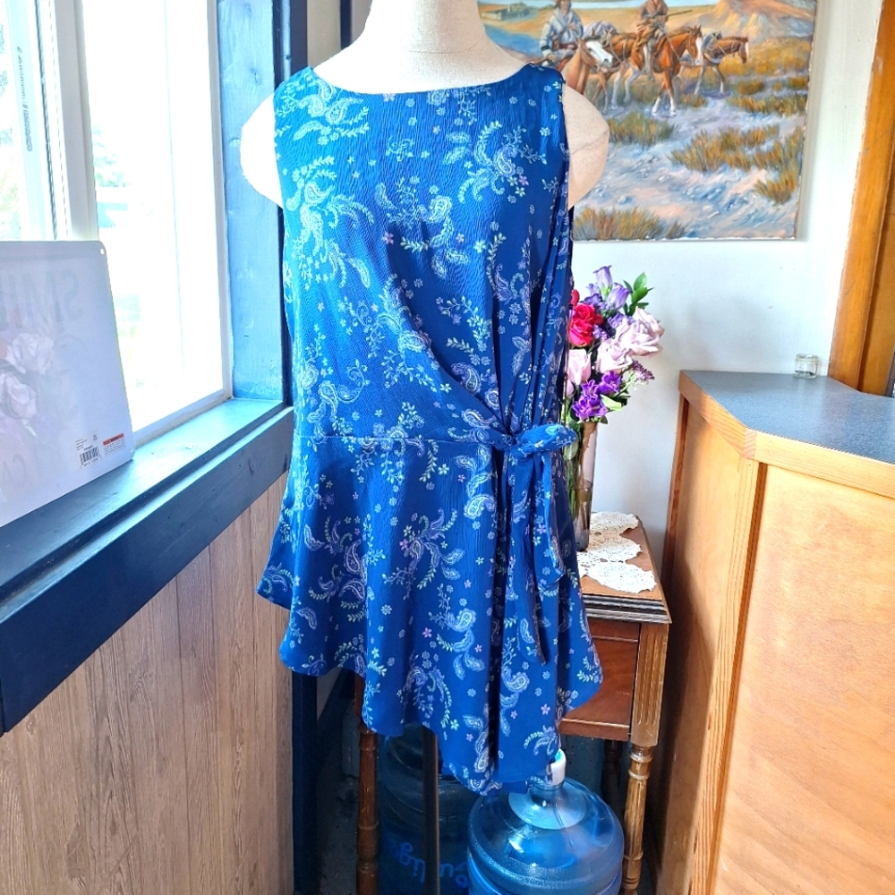 Vince Camuto "Blue Horizon" Asymmetrical Tunic, Size small, Style#9151015, NWT